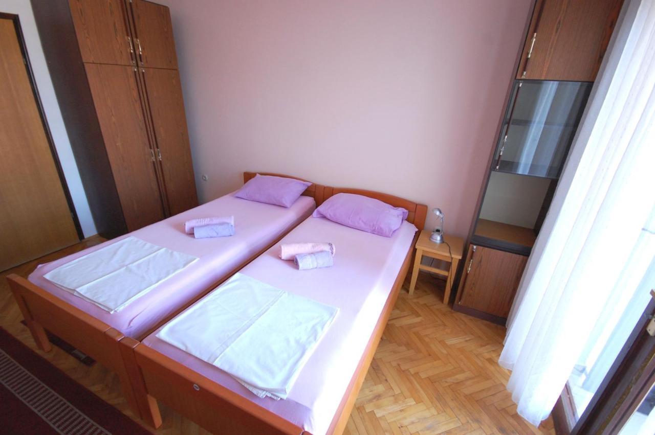 Apartments Dida By El-Pi Tours Njivice Bagian luar foto