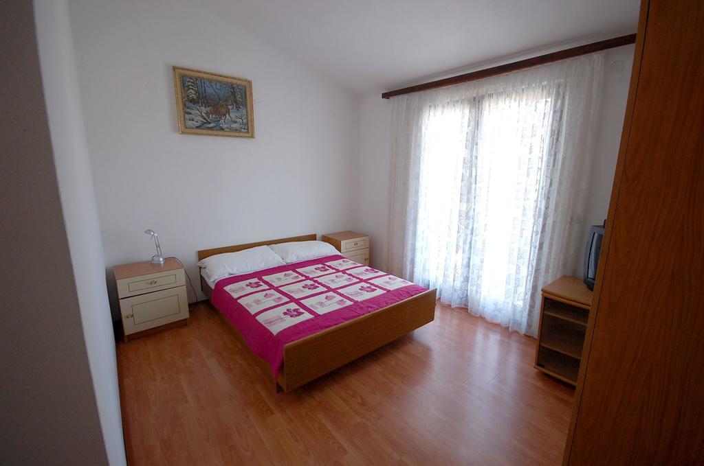 Apartments Dida By El-Pi Tours Njivice Ruang foto
