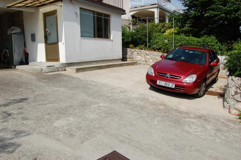 Apartments Dida By El-Pi Tours Njivice Bagian luar foto