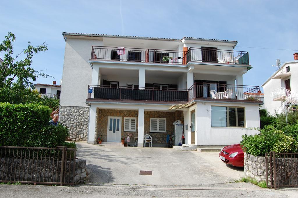 Apartments Dida By El-Pi Tours Njivice Bagian luar foto