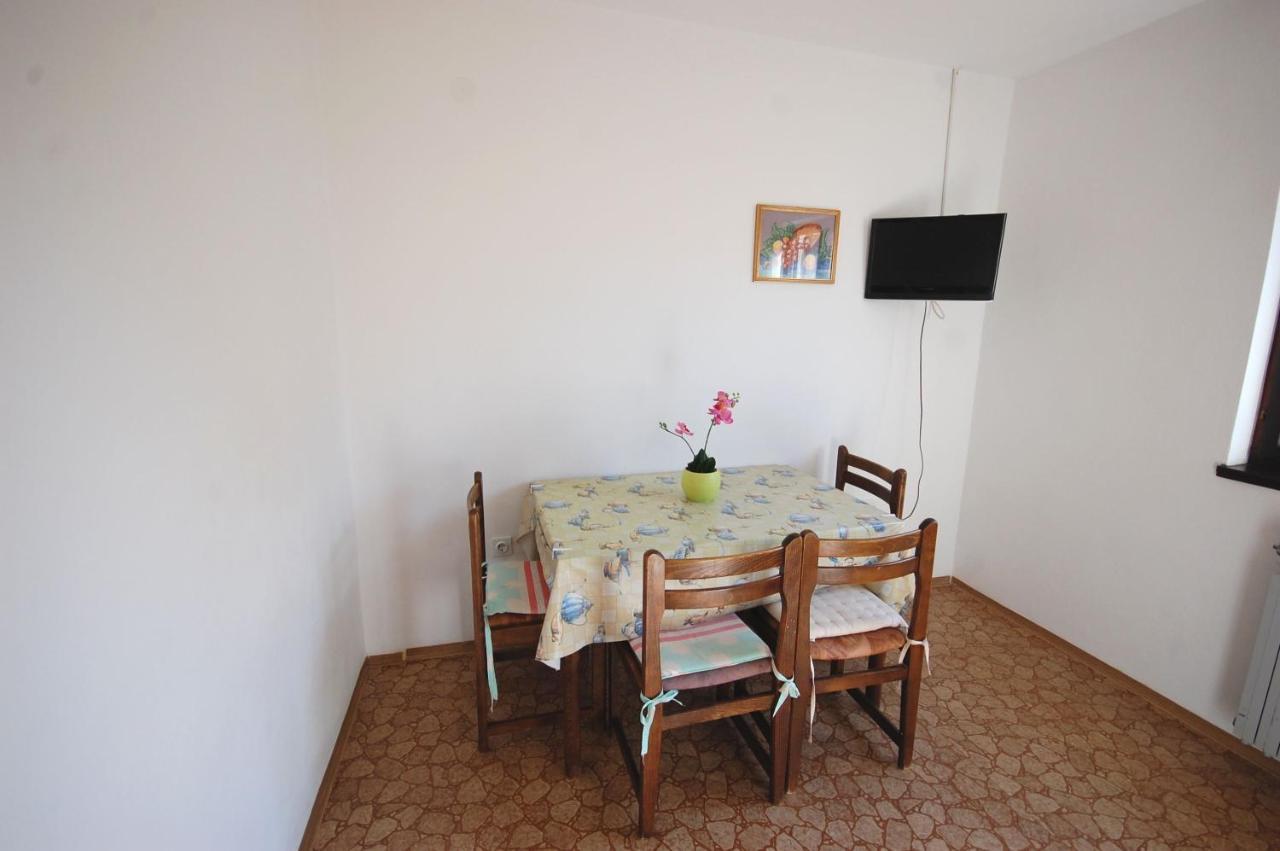 Apartments Dida By El-Pi Tours Njivice Bagian luar foto