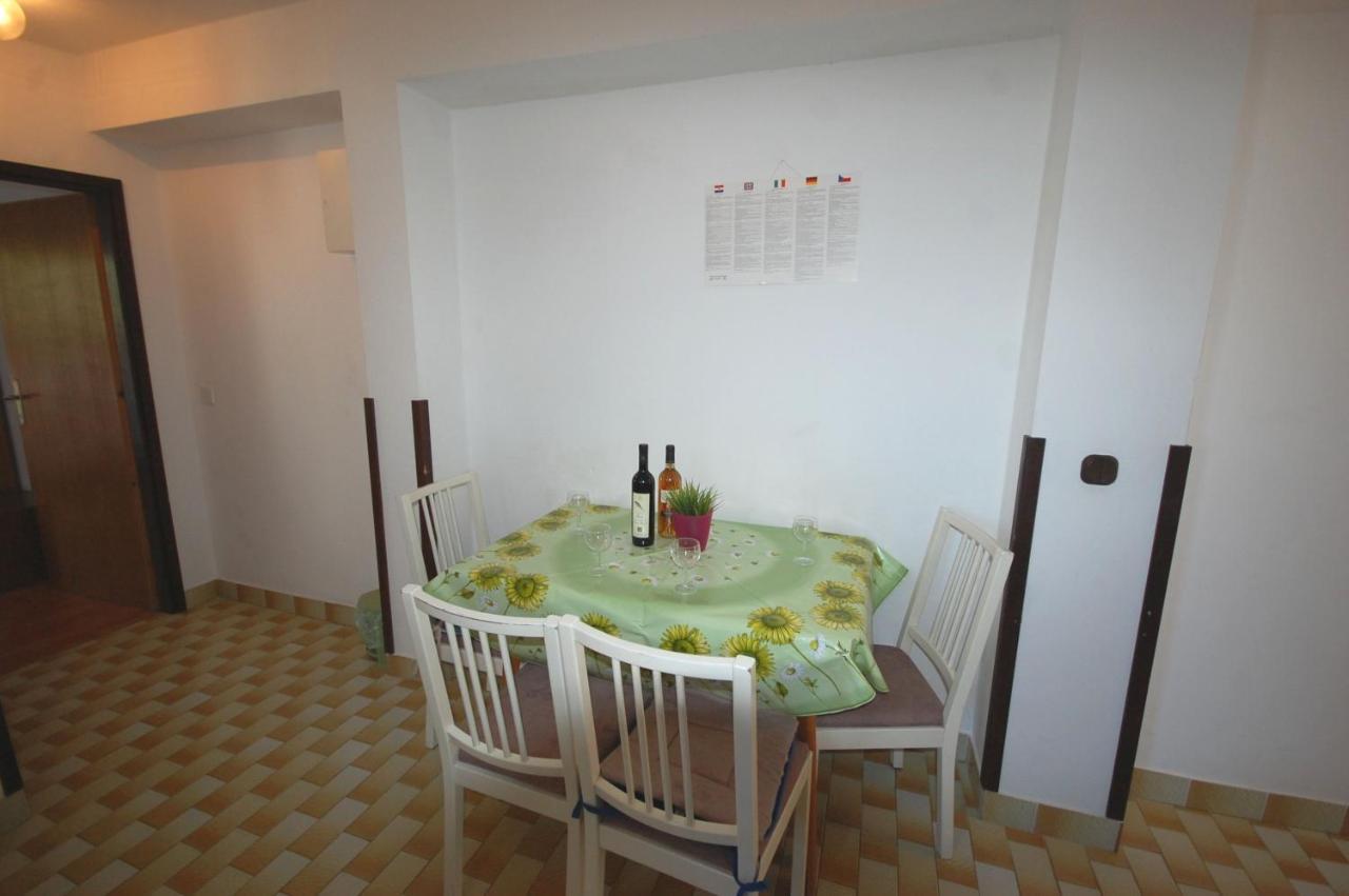 Apartments Dida By El-Pi Tours Njivice Bagian luar foto