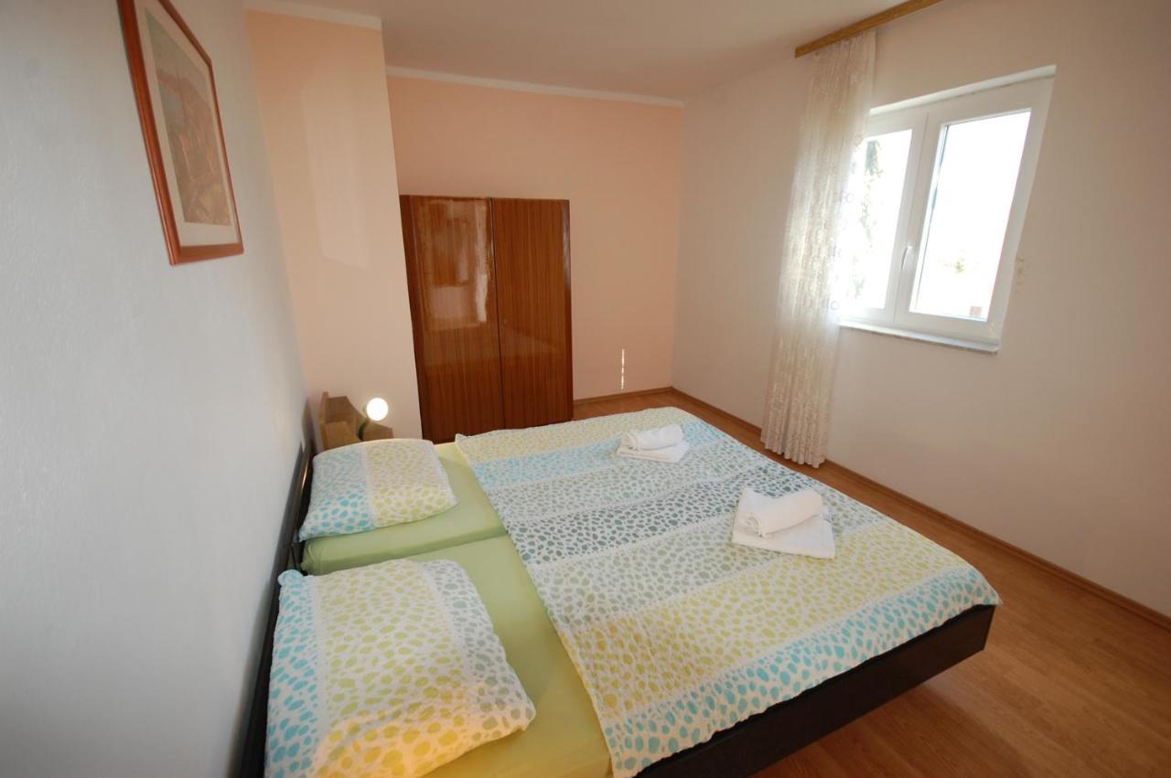 Apartments Dida By El-Pi Tours Njivice Bagian luar foto