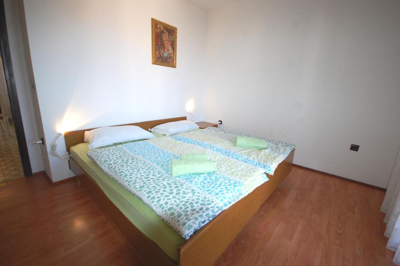 Apartments Dida By El-Pi Tours Njivice Bagian luar foto