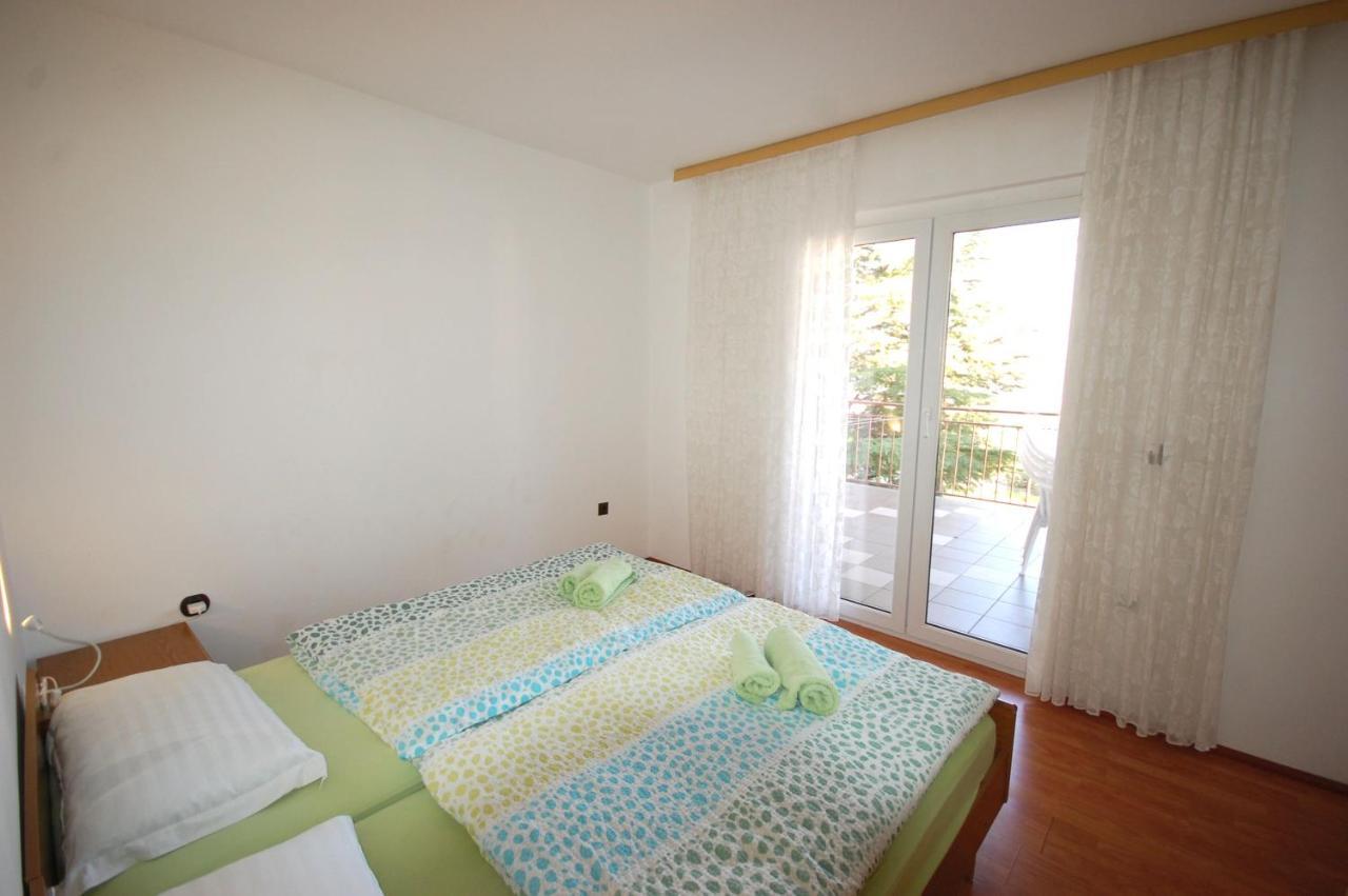 Apartments Dida By El-Pi Tours Njivice Bagian luar foto